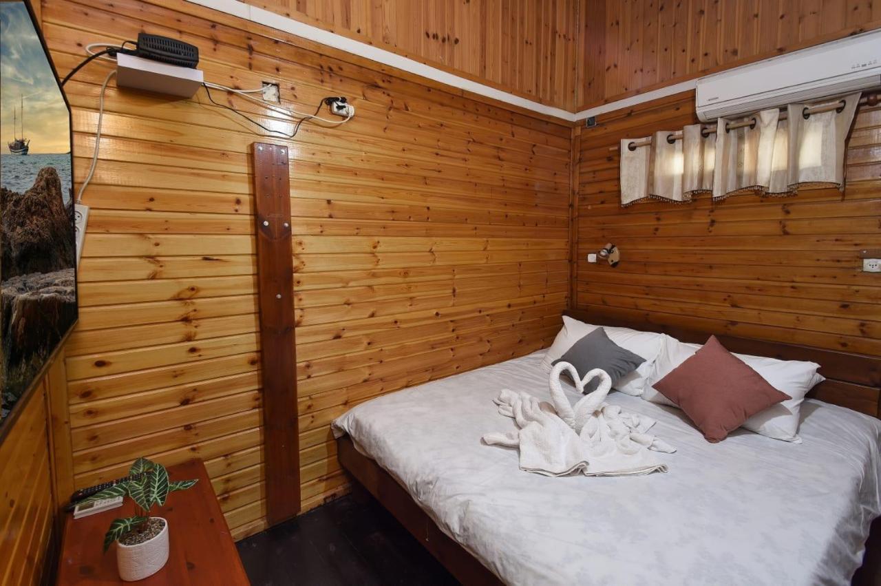 פינה במעיין Villa Mishmār Hāyardin Bagian luar foto