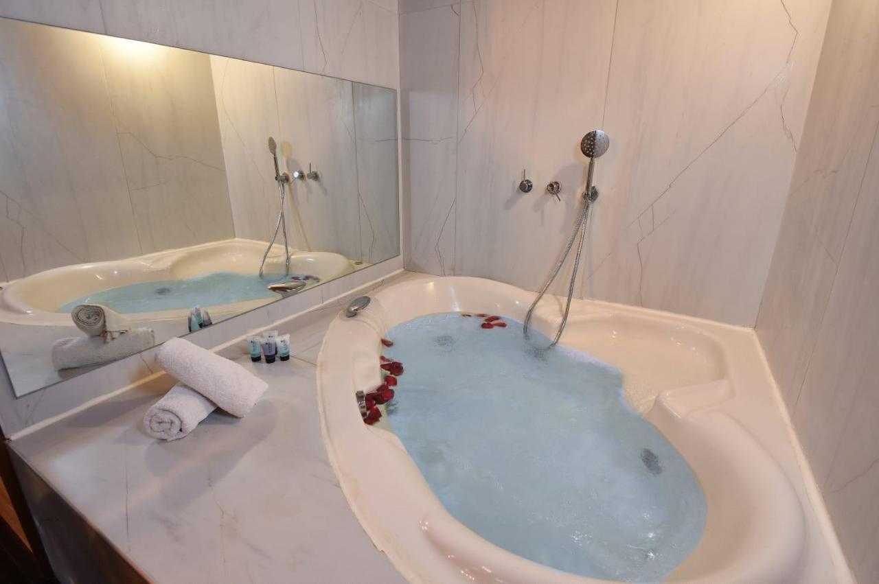 פינה במעיין Villa Mishmār Hāyardin Bagian luar foto