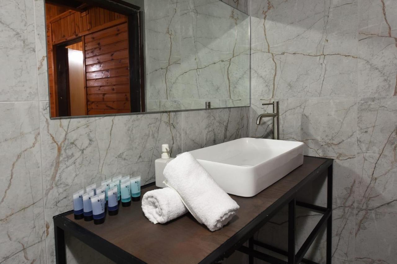 פינה במעיין Villa Mishmār Hāyardin Bagian luar foto